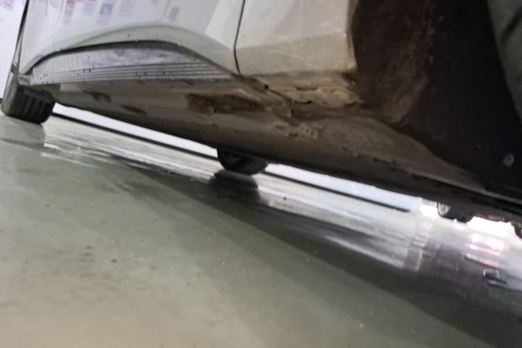 Used Hongqi EH7 2025 640 All-Wheel Drive Smart Selection Edition Right Side Sill