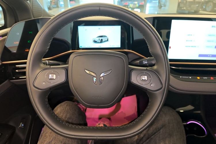 Used Hongqi EH7 2025 640 All-Wheel Drive Smart Selection Edition Steering Wheel