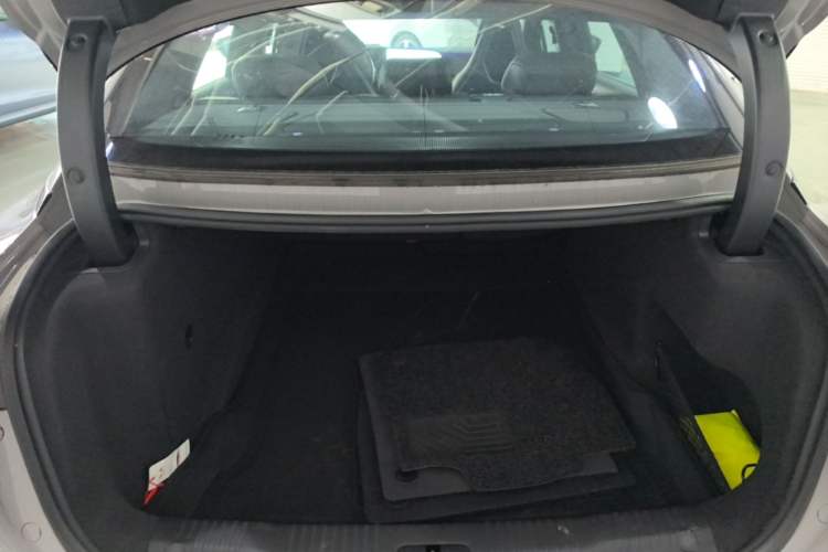 Used Hongqi EH7 2025 640 All-Wheel Drive Smart Selection Edition Trunk