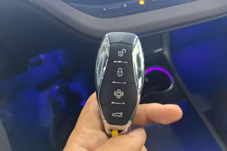 Used Hongqi EH7 2025 640 All-Wheel Drive Smart Selection Edition Vehicle Key