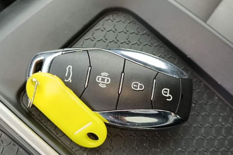 Used Hongqi EH7 2025 640 All-Wheel Drive Smart Selection Edition Vehicle Key