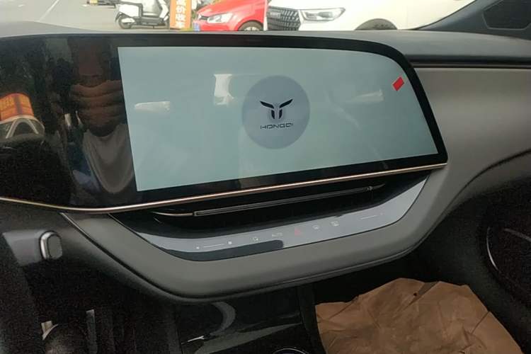 Used Hongqi EH7 2025 600 Smart Selection Edition Audio And AC Panel