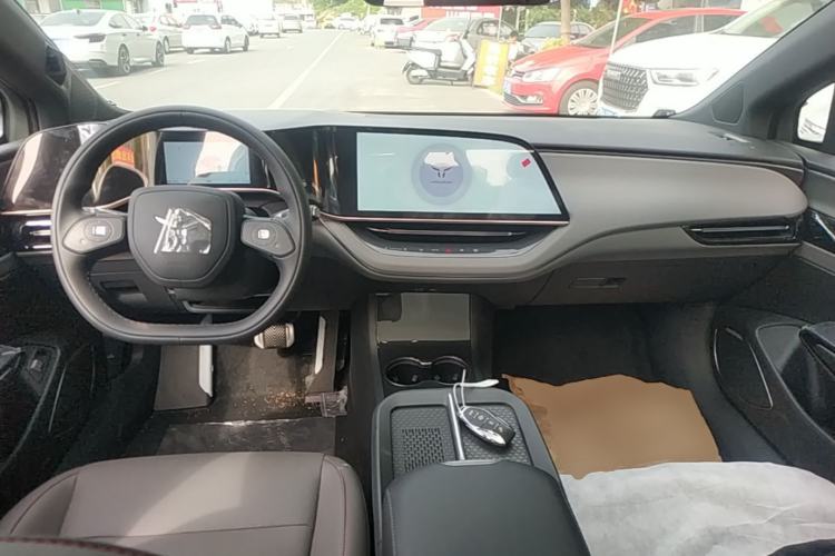 Used Hongqi EH7 2025 600 Smart Selection Edition Center Console