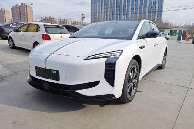 Used Hongqi EH7 2025 600 Smart Selection Edition
