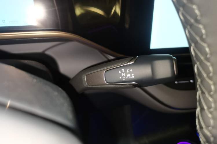 Used Hongqi EH7 2025 600 Smart Selection Edition Gear Lever