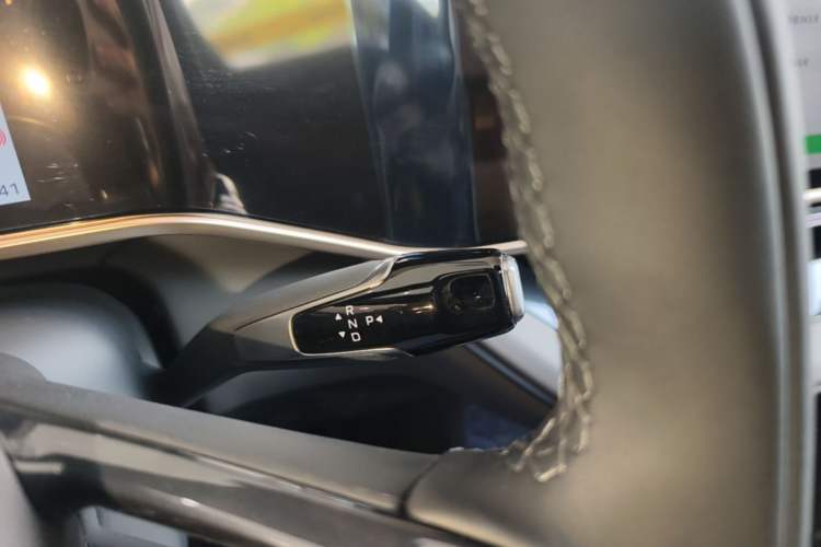Used Hongqi EH7 2025 690 Smart Selection Edition Gear Lever