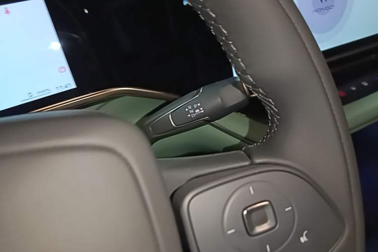Used Hongqi EH7 2025 690 Smart Selection Edition Gear Lever