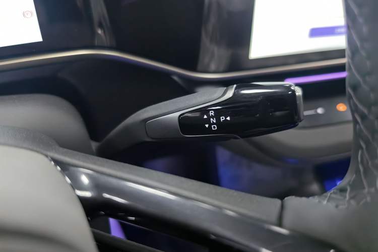Used Hongqi EH7 2025 690 Smart Selection Edition Interior 4