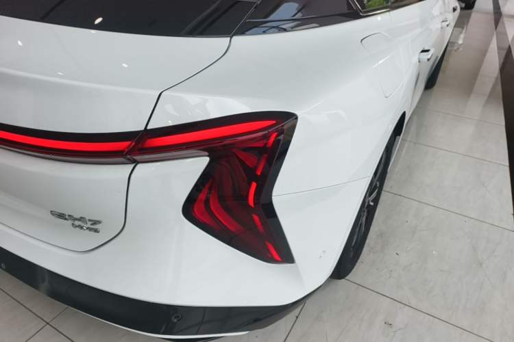 Used Hongqi EH7 2025 690 Smart Selection Edition Right Rear Taillight