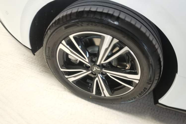 Used Hongqi EH7 2025 600 Smart Selection Edition Right Rear Wheel Hub