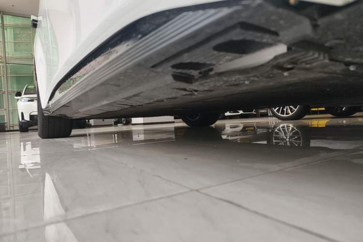 Used Hongqi EH7 2025 690 Smart Selection Edition Right Side Sill