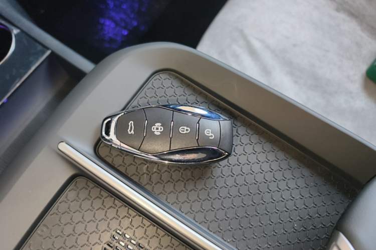 Used Hongqi EH7 2025 690 Smart Selection Edition Vehicle Key