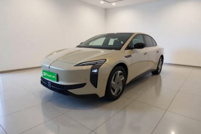 Ojetý Hongqi EH7 2025 690 Smart Selection Edition