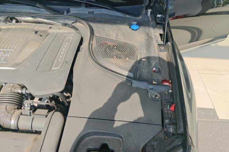 Used Hongqi Guoya 2024 3.0T V6 Version Engine Bay Left