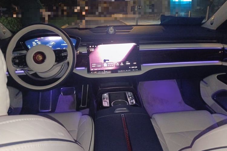 Used Hongqi Guoya 2024 4.0T V8 Version Center Console