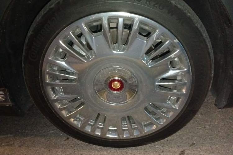 Used Hongqi Guoya 2024 4.0T V8 Version Right Front Wheel Hub