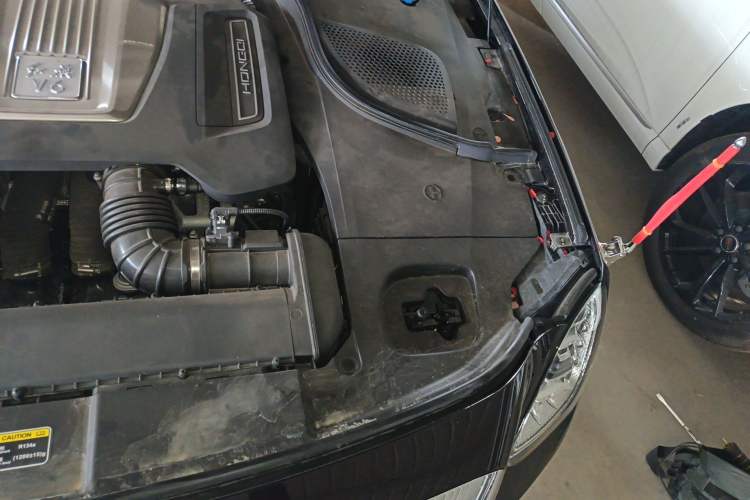 Used Hongqi Guoya 2024 3.0T V6 Version Engine Bay Left