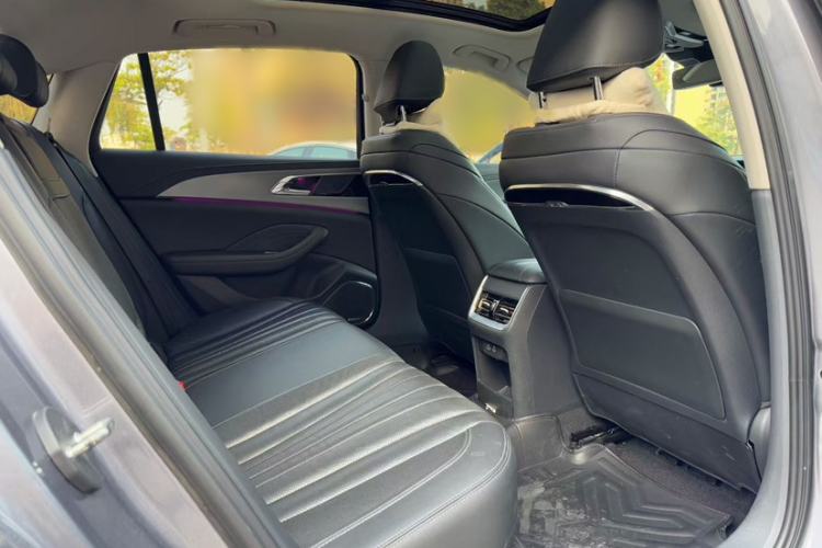 Used Hongqi H5 2023 2.0T Automatic Smart Connect Flagship Edition Interior 3