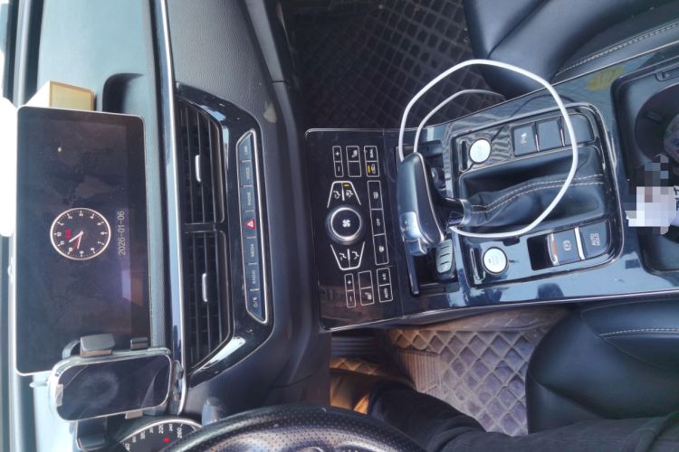 Used Hongqi H5 2018 30TD Smart Connect Dynamic Edition Audio And AC Panel