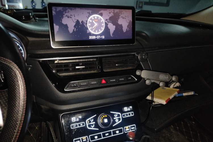 Used Hongqi H5 2018 30TD Dynamic Edition Audio And AC Panel