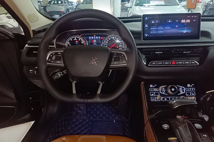 Used Hongqi H5 2018 30TD Smart Connect Dynamic Edition Center Console
