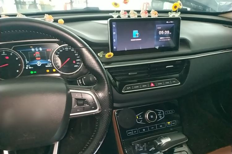 Used Hongqi H5 2018 30TD Smart Connect Dynamic Edition Center Console