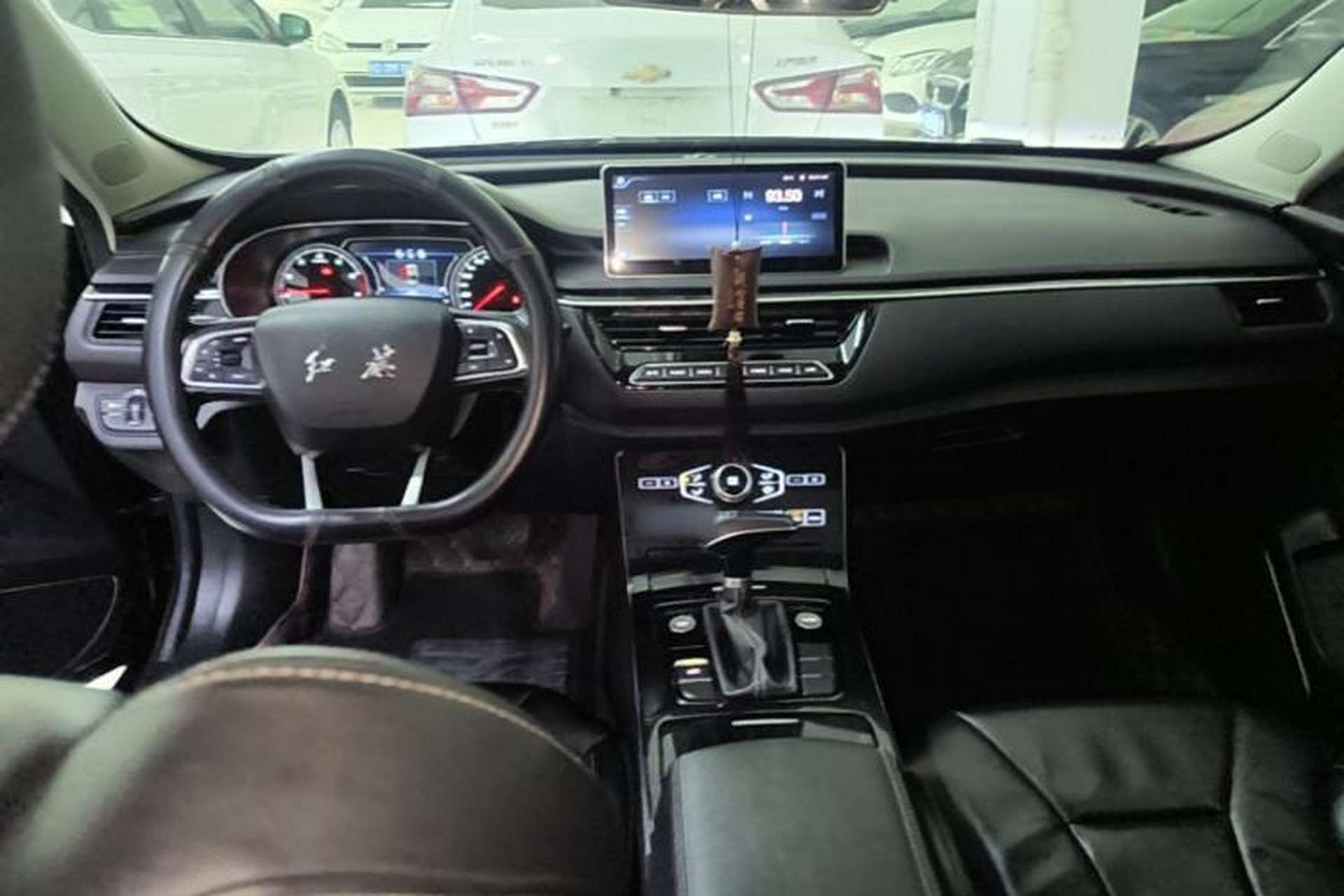 Used Hongqi H5 2018 30TD Dynamic Edition Center Console