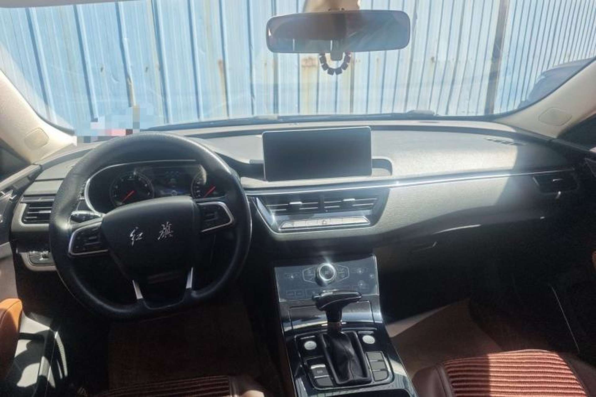 Used Hongqi H5 2018 30TD Dynamic Edition Center Console