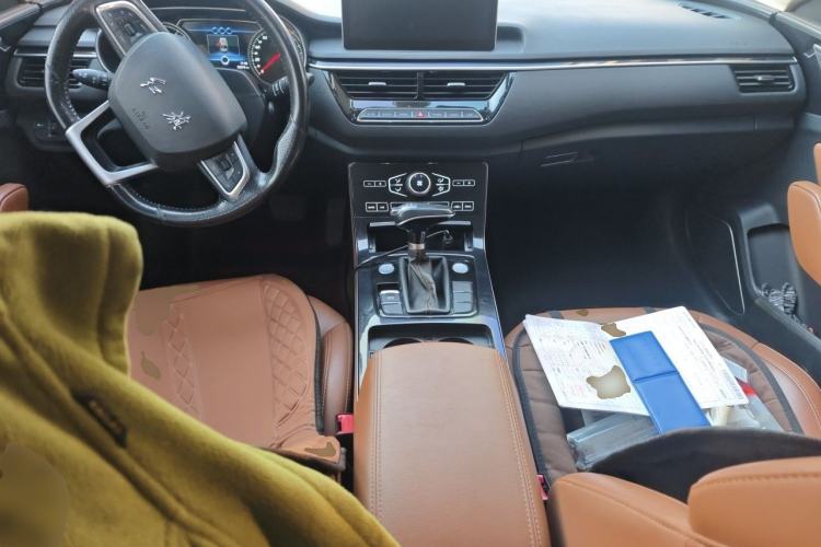 Used Hongqi H5 2018 30TD Dynamic Edition Center Console