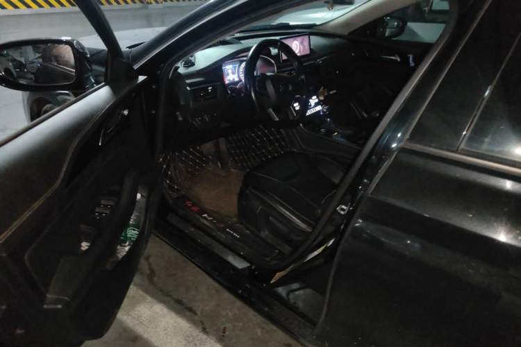 Used Hongqi H5 2018 30TD Dynamic Edition Driver Seat