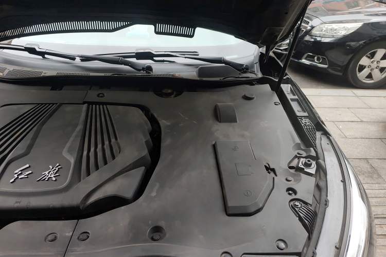 Used Hongqi H5 2018 30TD Dynamic Edition Engine Bay Left