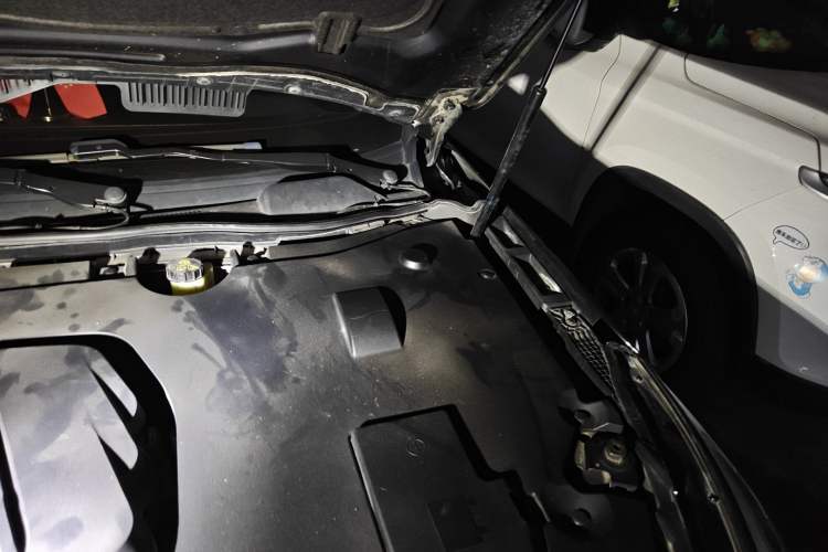 Used Hongqi H5 2018 30TD Smart Connect Dynamic Edition Engine Bay Left