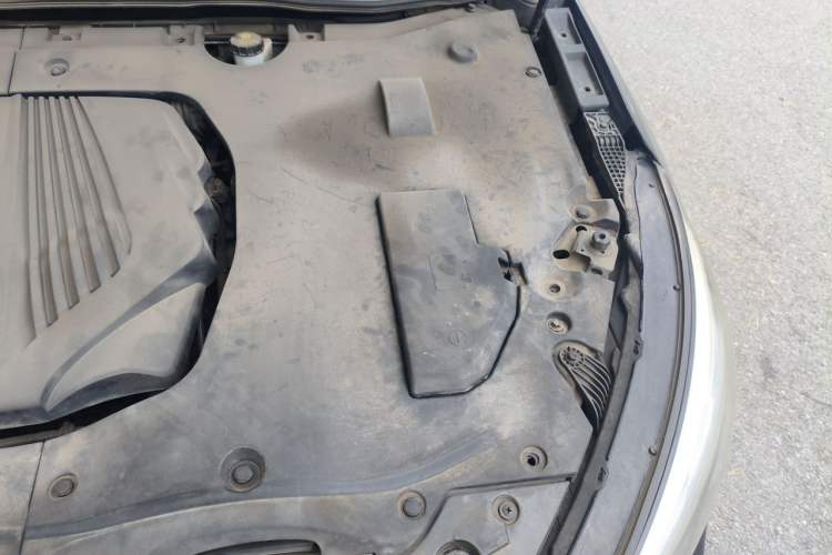 Used Hongqi H5 2018 30TD Smart Connect Dynamic Edition Engine Bay Left