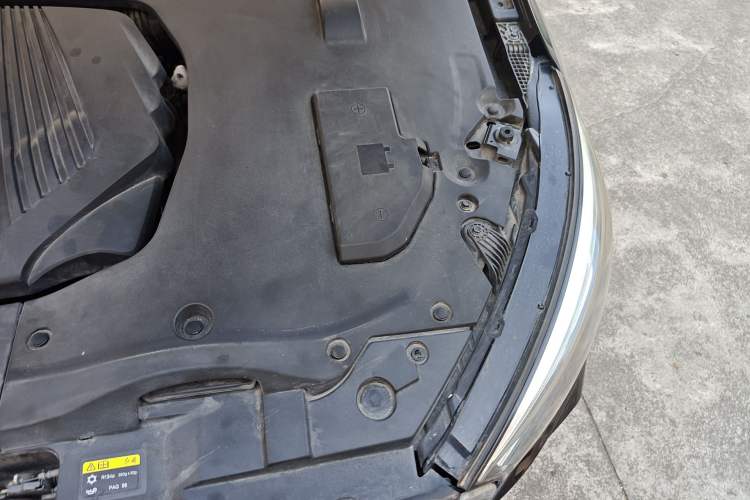 Used Hongqi H5 2018 30TD Smart Connect Dynamic Edition Engine Bay Left
