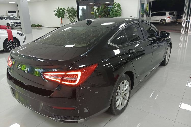 Used Hongqi H5 2018 30TD Dynamic Edition Exterior 4