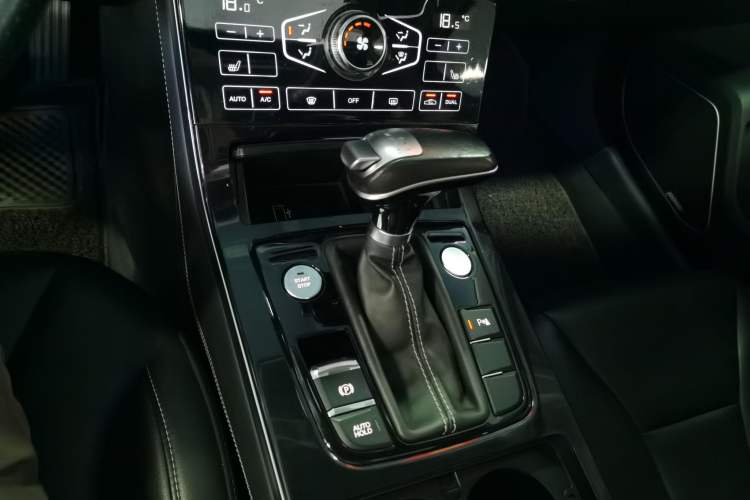 Used Hongqi H5 2018 30TD Smart Connect Enjoy Edition Gear Lever