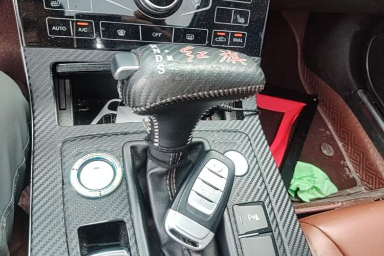 Used Hongqi H5 2018 30TD Smart Connect Dynamic Edition Gear Lever