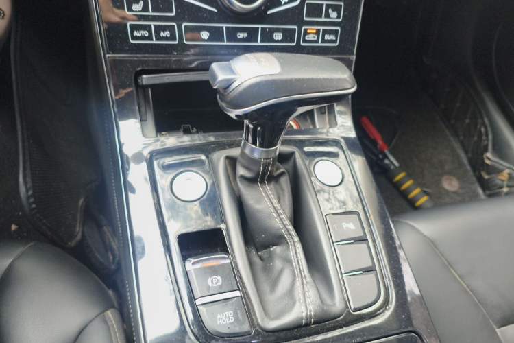 Used Hongqi H5 2018 30TD Smart Connect Dynamic Edition Gear Lever