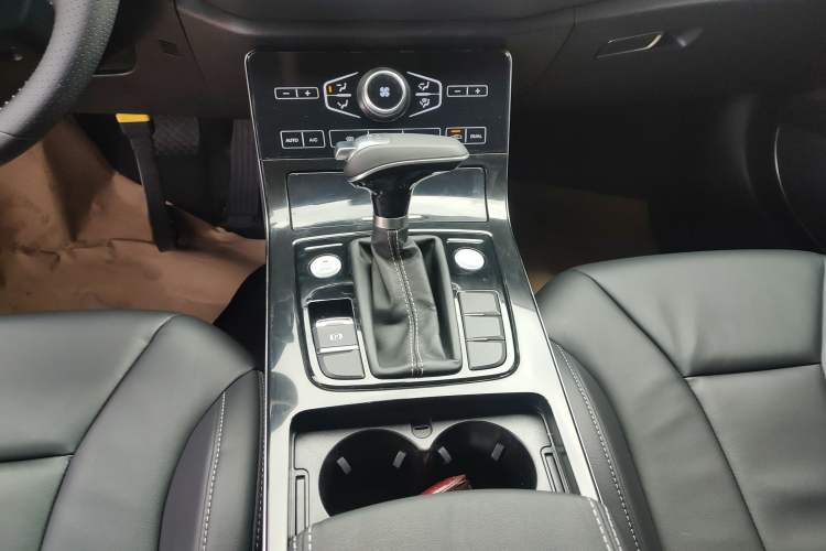 Used Hongqi H5 2018 30TD Dynamic Edition Gear Lever