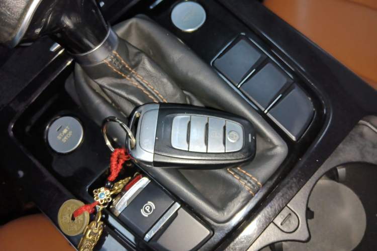 Used Hongqi H5 2018 30TD Dynamic Edition Interior 1
