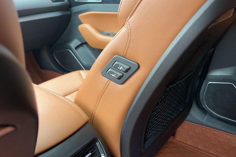 Used Hongqi H5 2018 30TD Smart Connect Dynamic Edition Interior 10