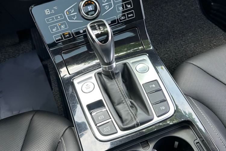 Used Hongqi H5 2018 30TD Smart Connective Dynamic 60th Anniversary Edition Interior 11