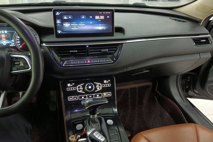 Used Hongqi H5 2018 30TD Dynamic Edition Interior 2