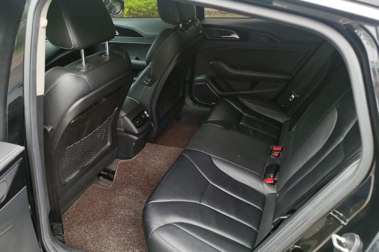 Used Hongqi H5 2018 30TD Smart Connect Enjoy Edition Interior 3