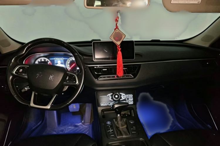 Used Hongqi H5 2018 30TD Smart Connect Dynamic Edition Interior 4