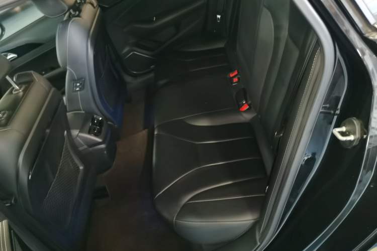Used Hongqi H5 2018 30TD Smart Connect Enjoy Edition Interior 4