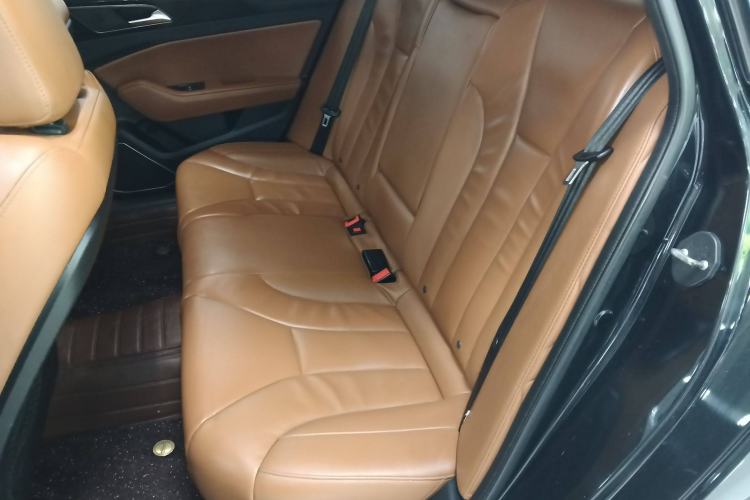 Used Hongqi H5 2018 30TD Dynamic Edition Interior 4