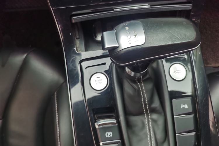 Used Hongqi H5 2018 30TD Smart Connect Enjoy Edition Interior 7