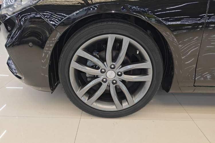 Used Hongqi H5 2018 30TD Smart Connective Dynamic 60th Anniversary Edition Left Front Wheel Hub