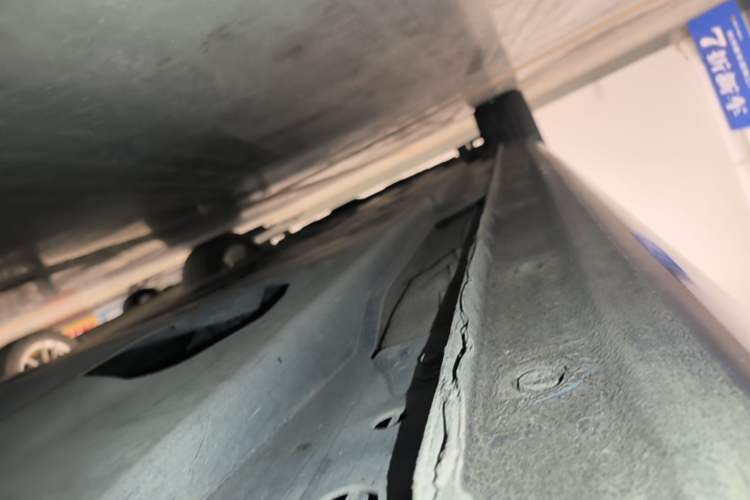 Used Hongqi H5 2018 30TD Smart Connective Dynamic 60th Anniversary Edition Left Side Sill